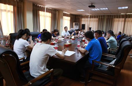 交流總結(jié)，提高財(cái)務(wù)水平