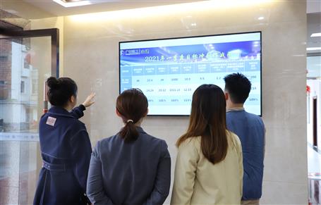 冶建公司建成新一代網(wǎng)絡(luò)數(shù)字多媒體信息發(fā)布系統(tǒng)——23臺高清顯示屏傳導(dǎo)壓力激發(fā)動(dòng)力