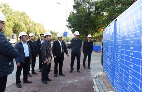 陳禮松到冶建公司督導(dǎo)老舊市政燃?xì)夤艿栏赂脑祉椖? /></a>
                                </div>
                                <div   id=